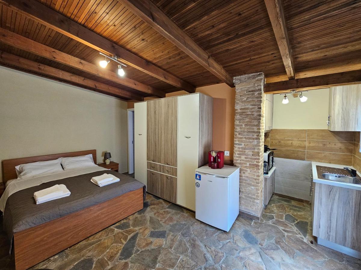 Villa Clotho Pórto Ráfti Eksteriør billede